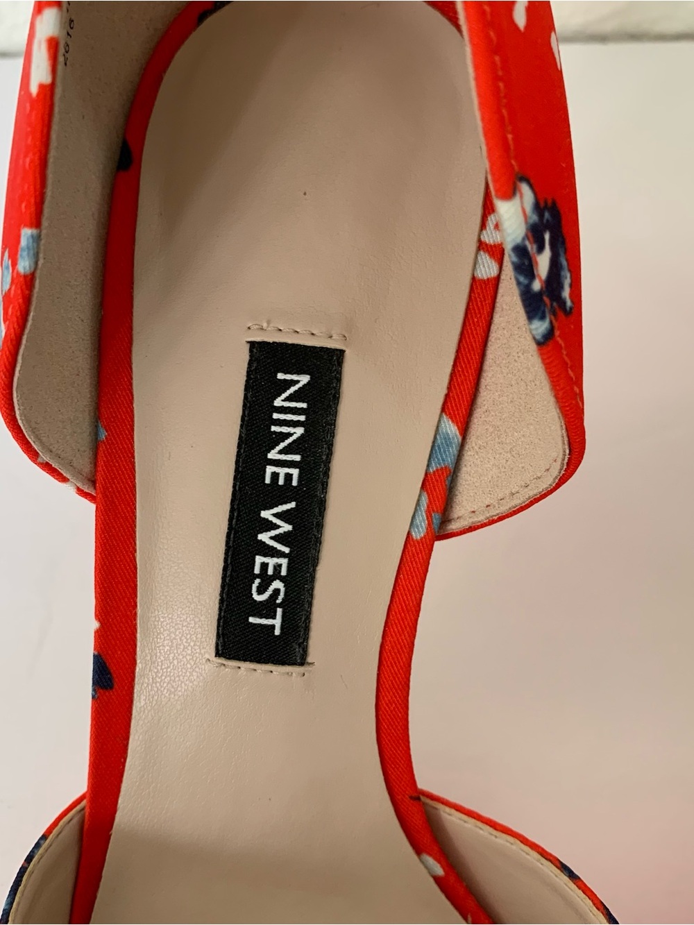 Nine West Red Floral Pointed D'Orsay Heels 3 inch Size 6.5M Satin - Picture 3 of 7